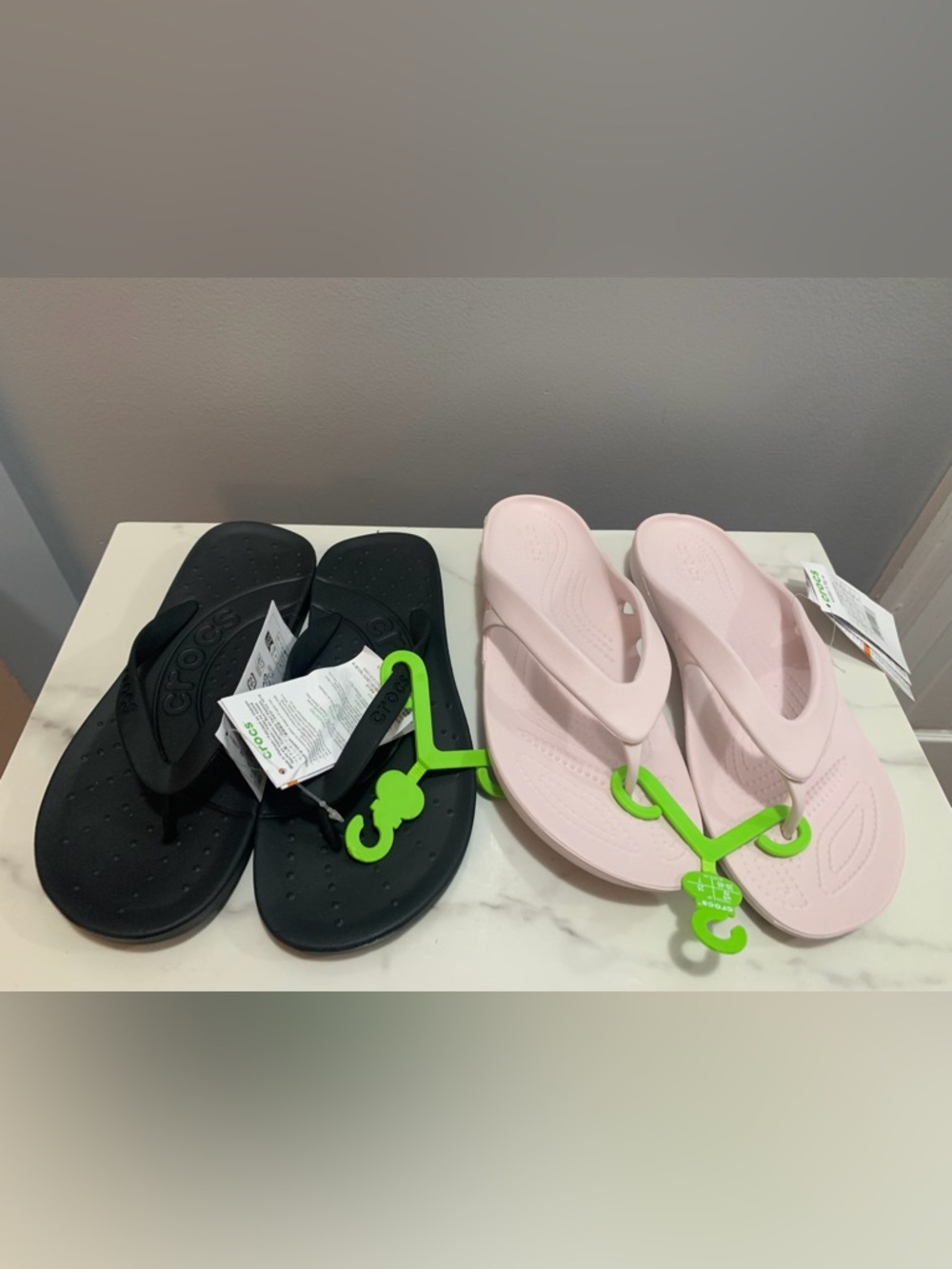CROCS Kadee II Flip flop size 7 black and pink